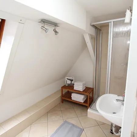 Kunsthaus Kurgan Apartment *